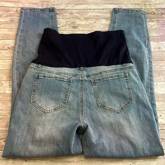 Pinkblush Light Wash Distressed Full Panel Skinny Maternity Jeans - Picture 6 of 7